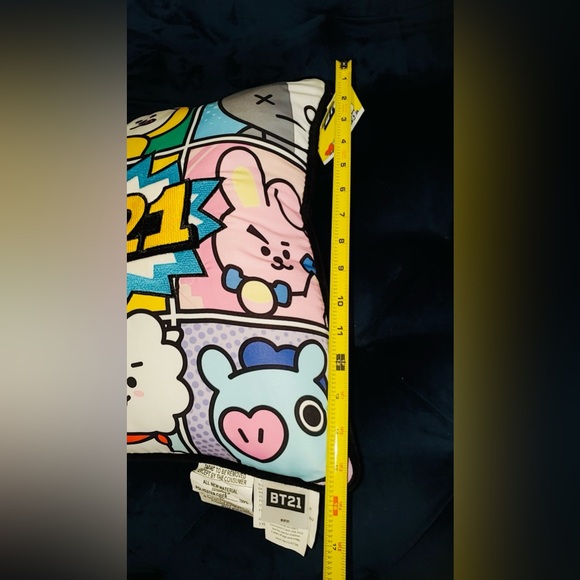 NWT 2Pcs 16 x 16” BT21 Decorative Throw Pillows - Picture 6 of 7